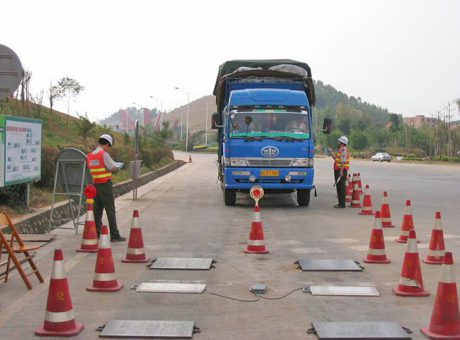 軸重秤-高速公路交警專用地磅、便攜式公路超載檢測(cè)系統(tǒng)